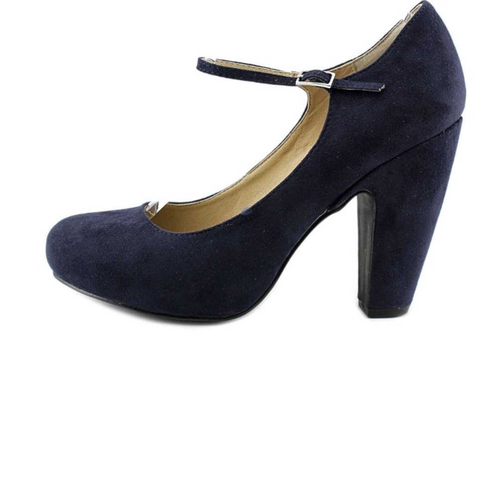 American Rag Jessie casual heels . Size 7 . Excellent condition